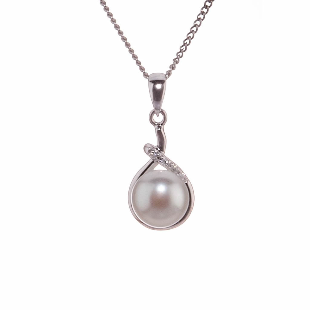 Freshwater Pearls: Unveiling the Charm of Nature's Underwater Gems