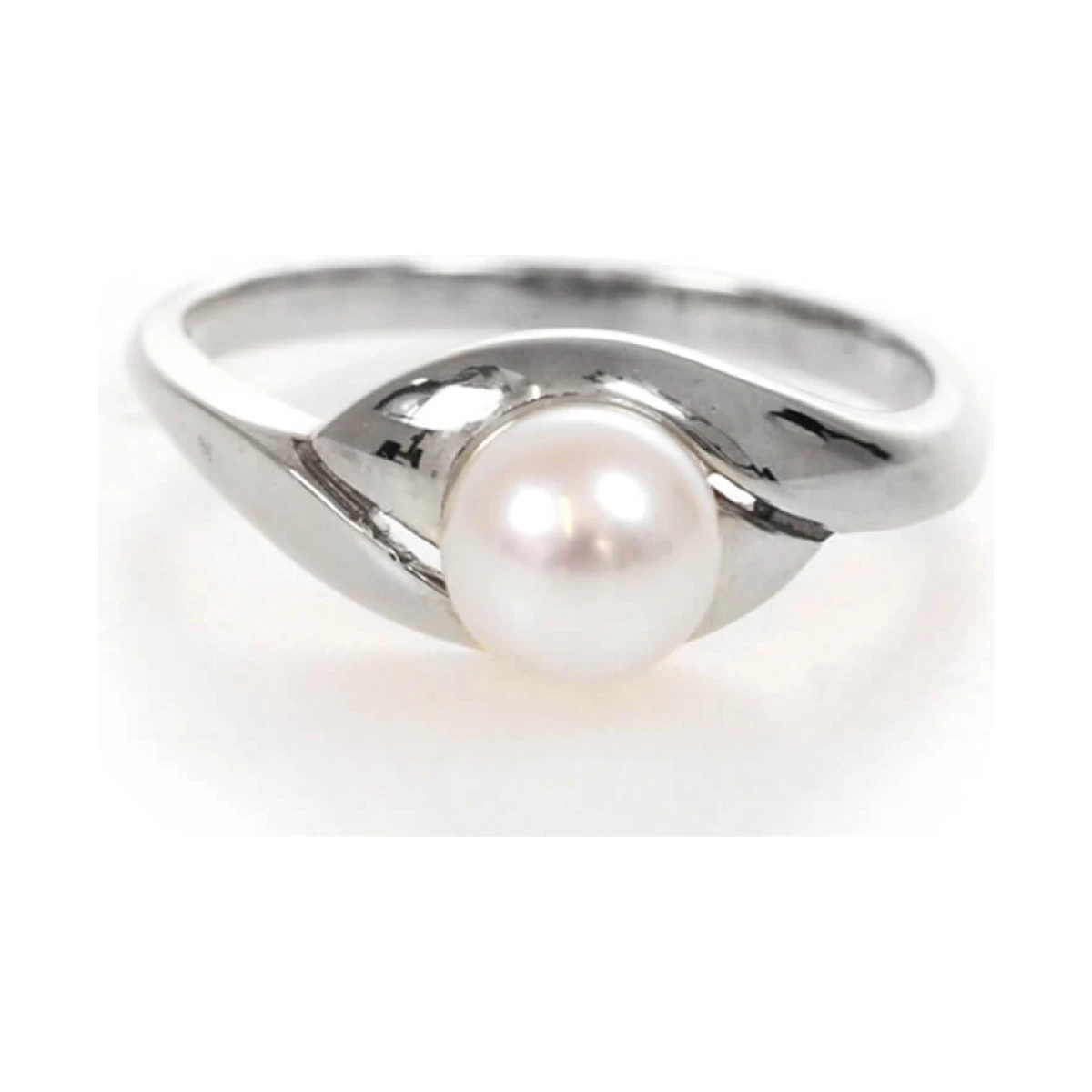 Freshwater Cultured Pearl Ring | 9ct White Gold