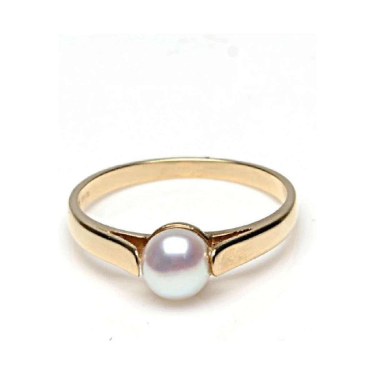Freshwater Cultured Bouton Pearl Ring | 9ct Yellow Gold