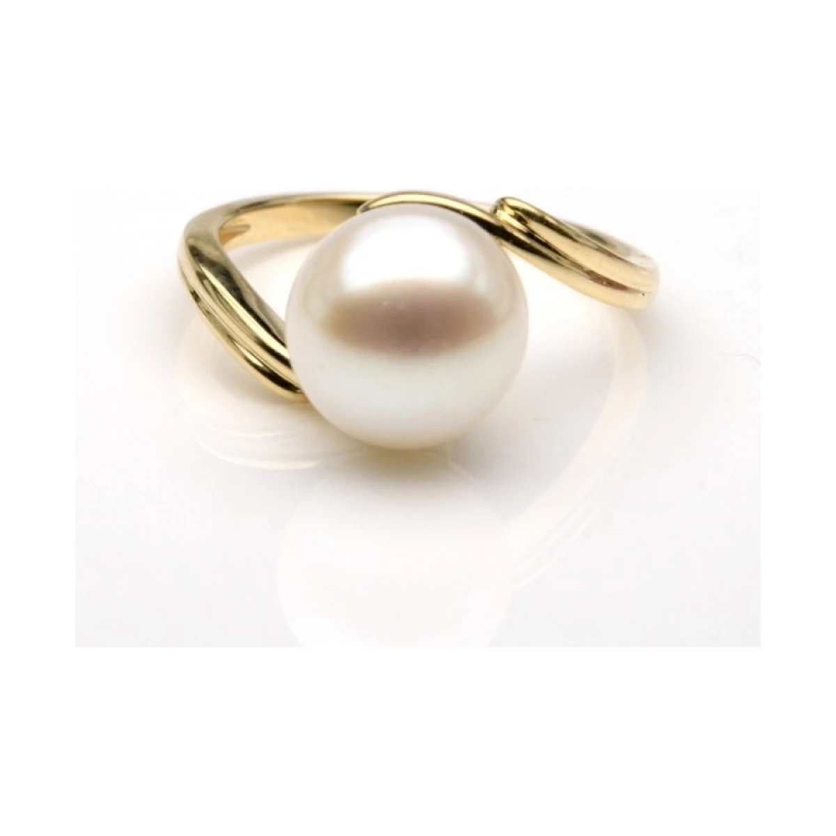 Freshwater Cultured Pearl Double Shank Ring | 9ct Yellow Gold