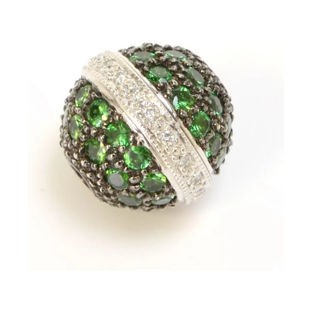 18ct White Gold Garnet & Diamond Set Screw Clasp