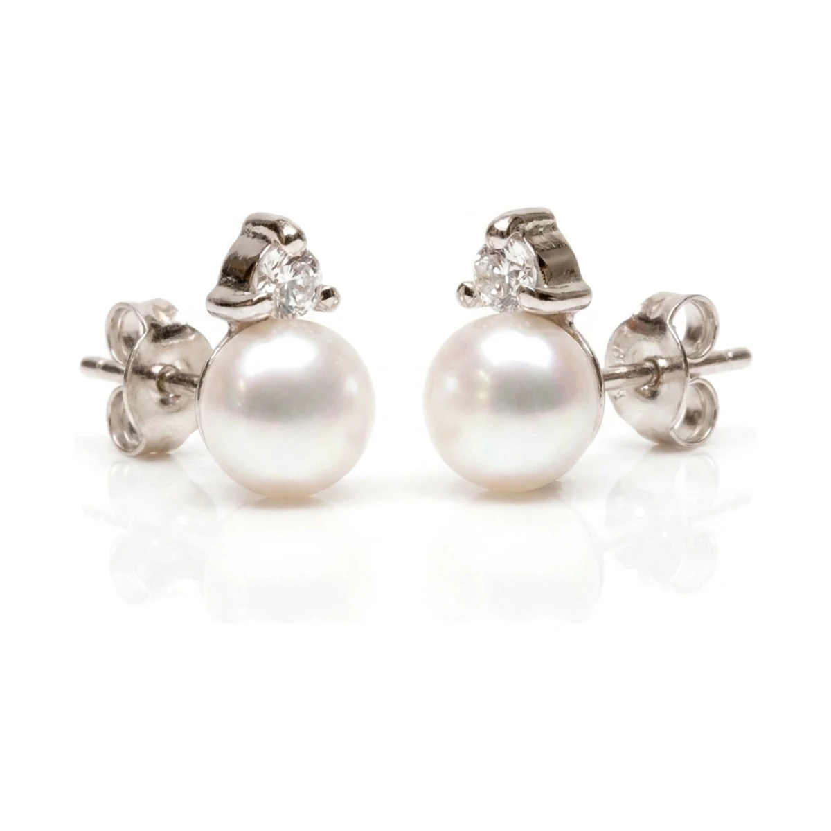  Cubic Zirconia & Freshwater Stud Earring  |  Silver