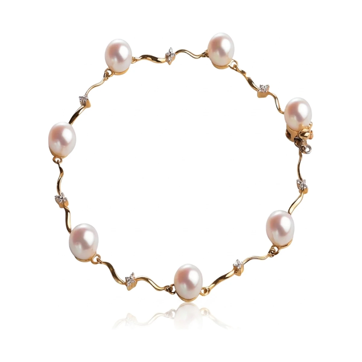 Freshwater Cultured Pearl & Diamond Bracelet  |  9ct Yellow Gold