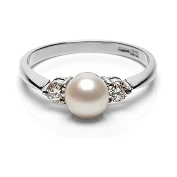 Diamond and White Freshwater Cultured Pearl Ring | 9ct White Gold