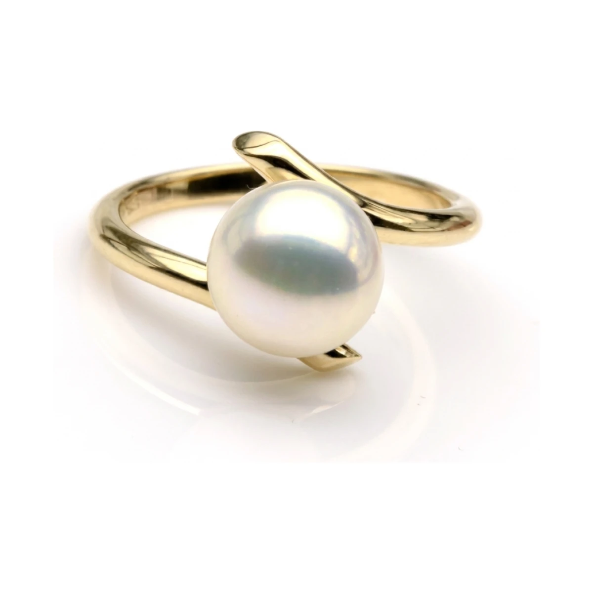 Freshwater Cultured Pearl Crossover Ring | 9ct Yellow Gold