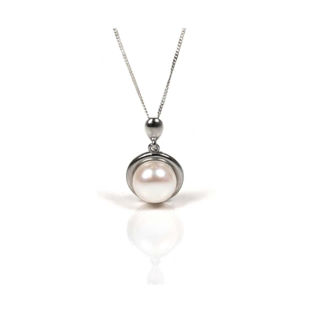 Freshwater Pearl Plain Polished Surround Pendant  |  9ct Gold