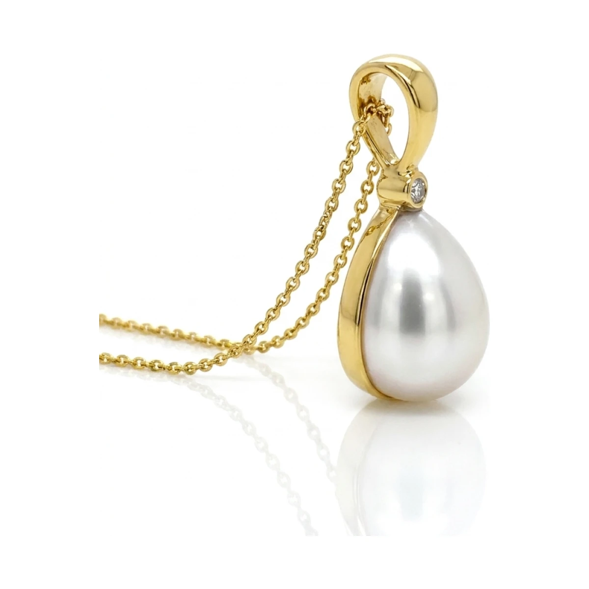 Freshwater Pearl & Diamond Drop Simple Pendant | 9ct Yellow Gold