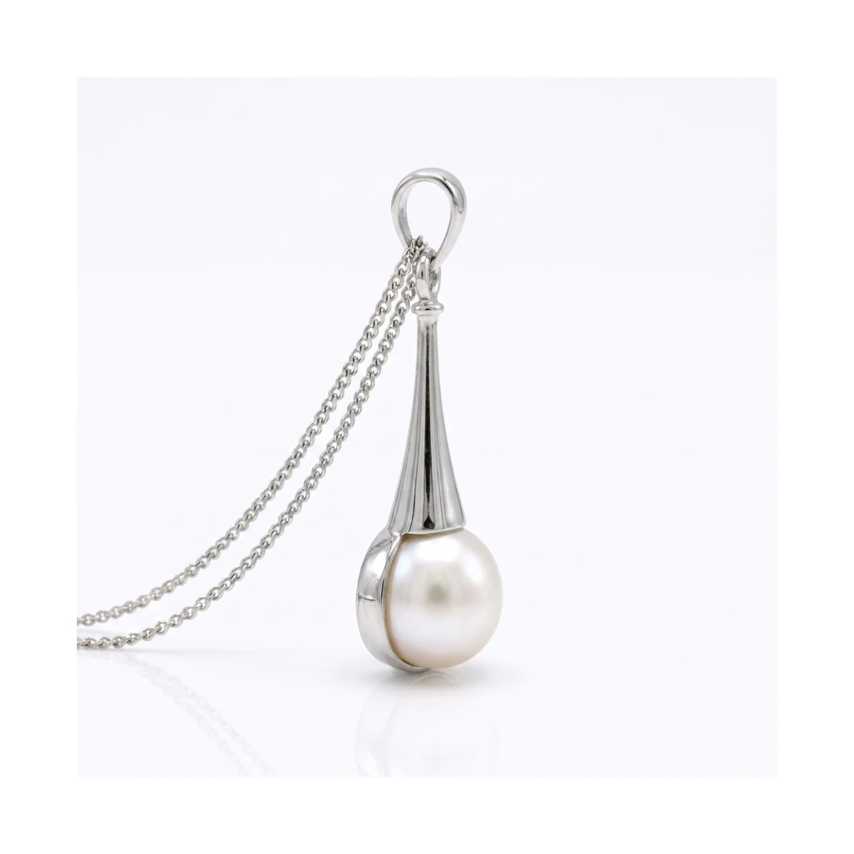 Contemporary Freshwater Pearl Fluted Drop Design Pendant  |  9ct White Gold