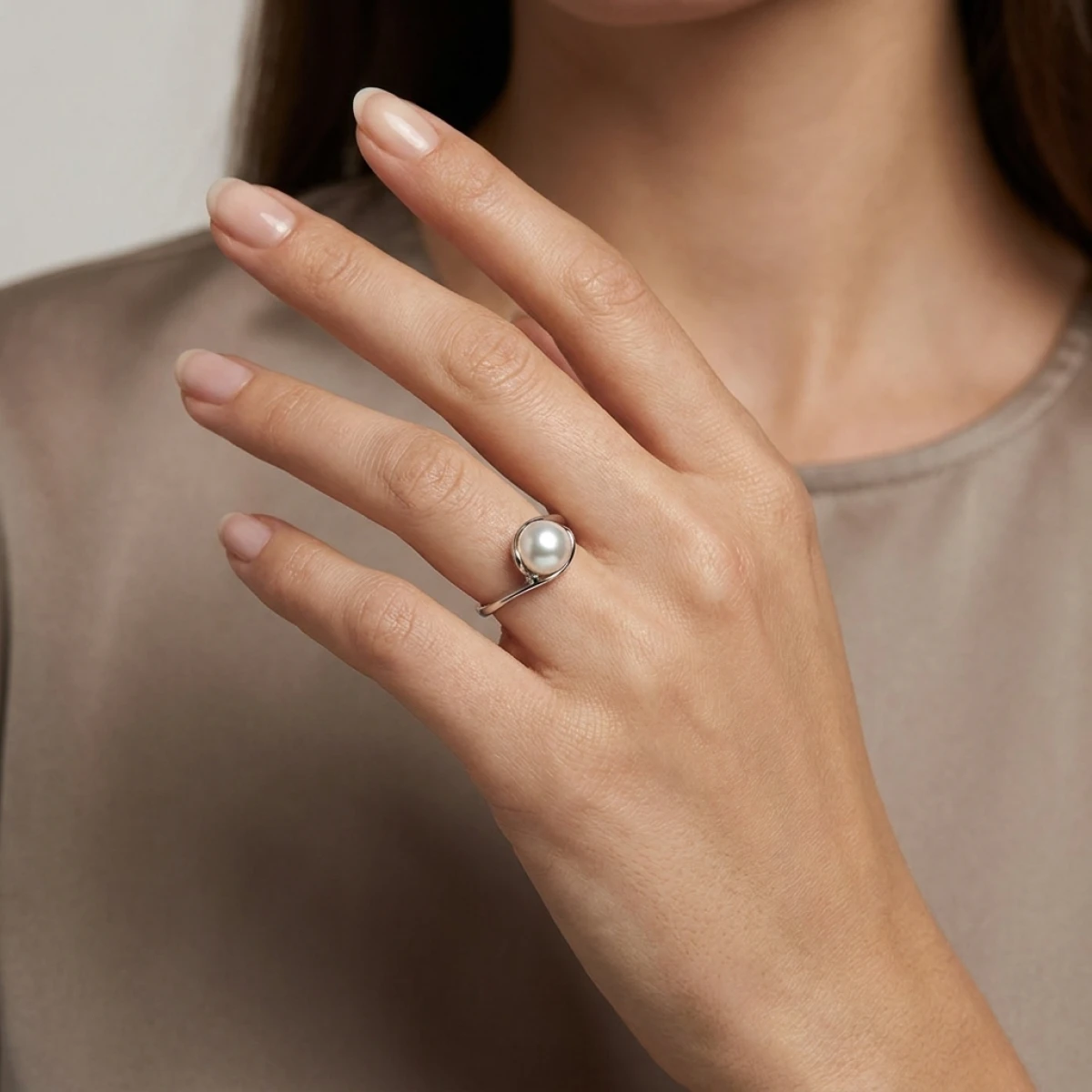Freshwater Cultured Pearl Twist Ring | 18ct White Gold