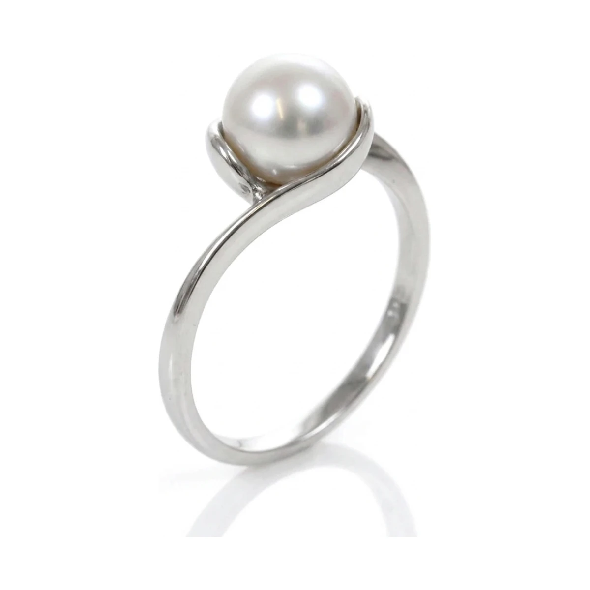 Freshwater Cultured Pearl Twist Ring | 18ct White Gold