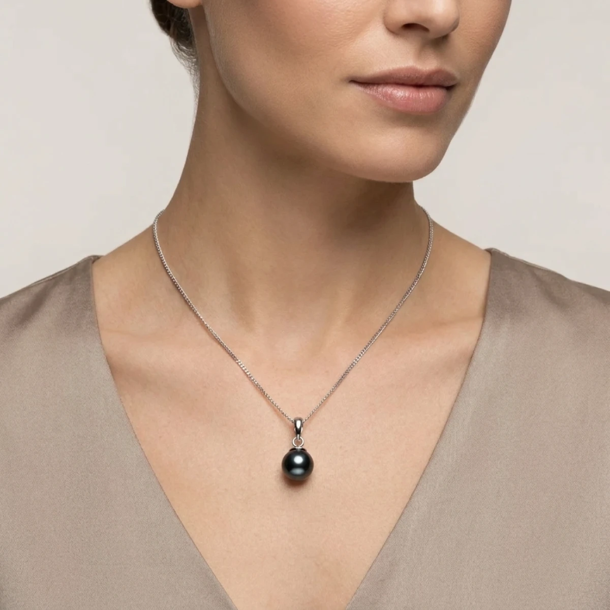 Black Akoya Cultured Pearl Pendant 7.5-8.0 mm  |  18ct White Gold