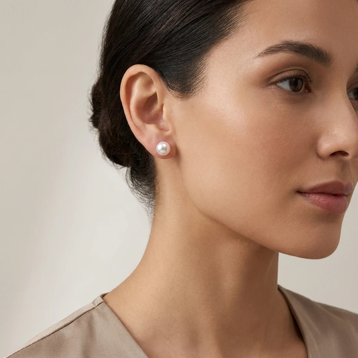 White Freshwater Bouton Stud Earrings  |  7mm 