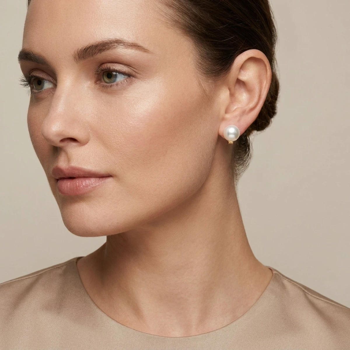 White Freshwater Bouton Stud Earrings  |  10mm 