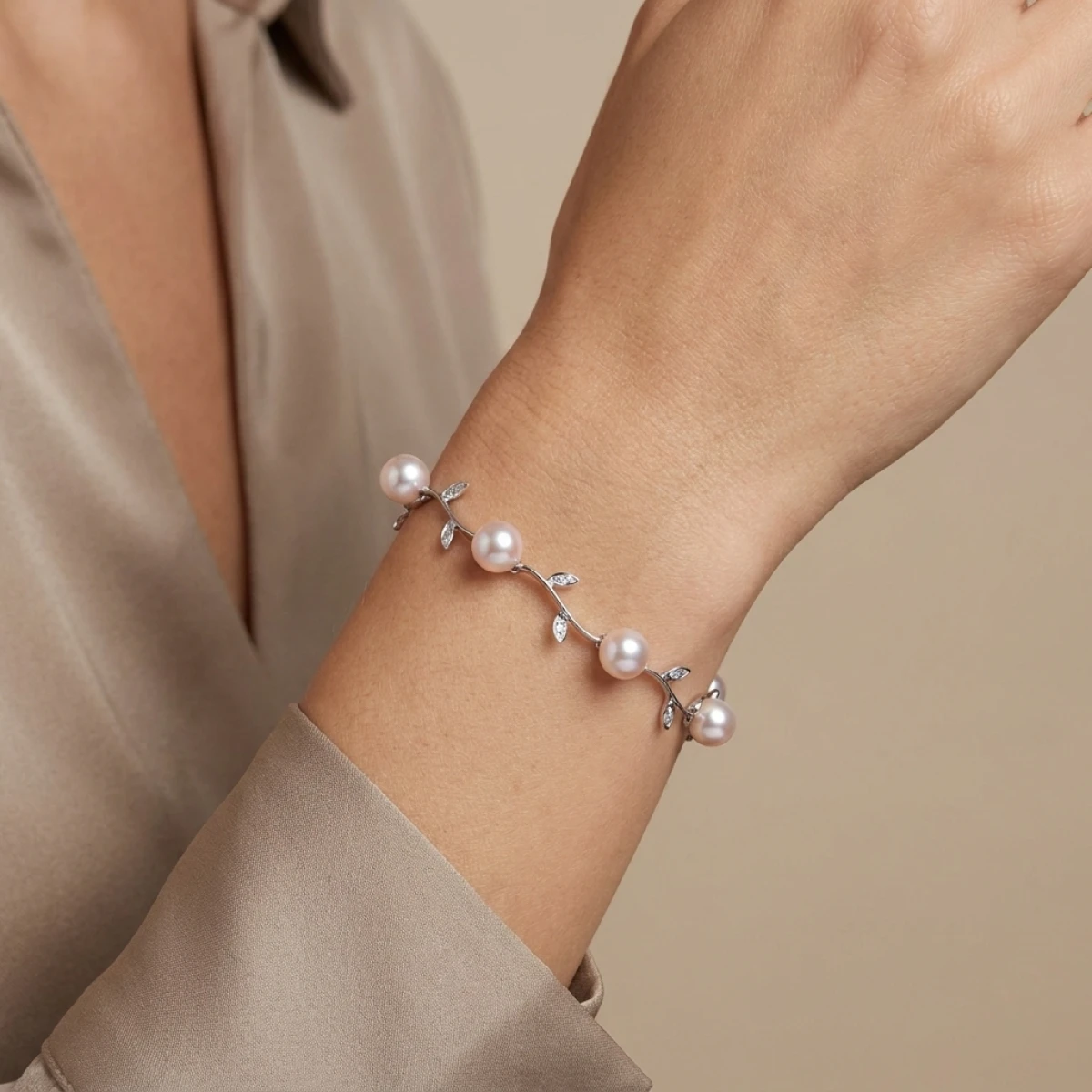 Freshwater Cultured Pearl & Diamond Bracelet  |  9ct Gold