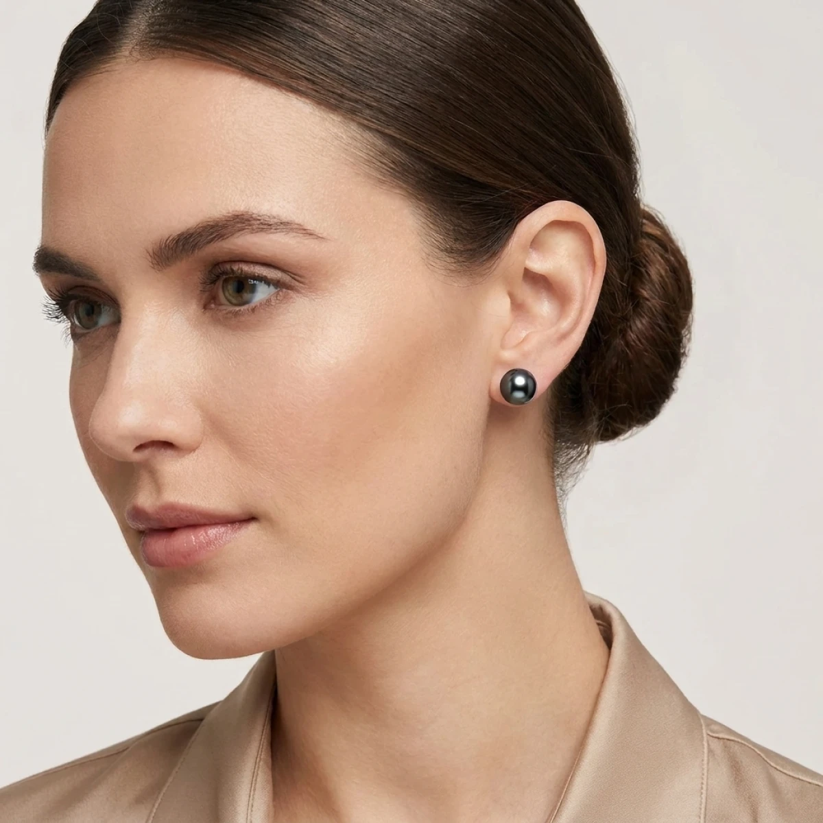 Black Akoya Stud Earrings  |  5.5-6.0 mm