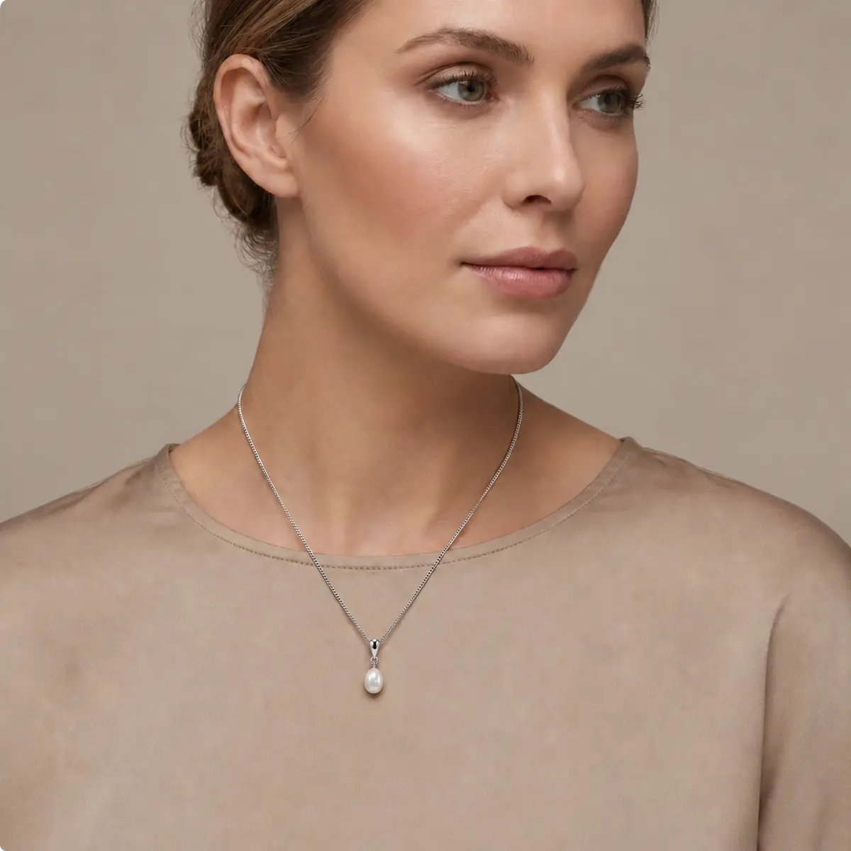 Simple small freshwater pearl drop pendant