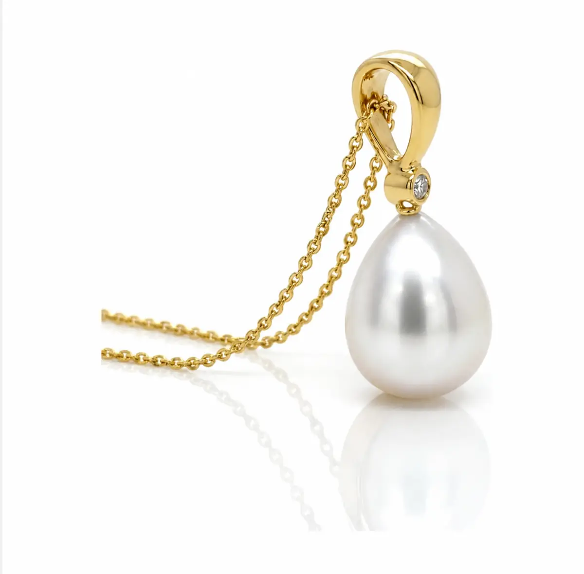 Freshwater Pearl & Diamond Drop Simple Pendant | 9ct Yellow Gold
